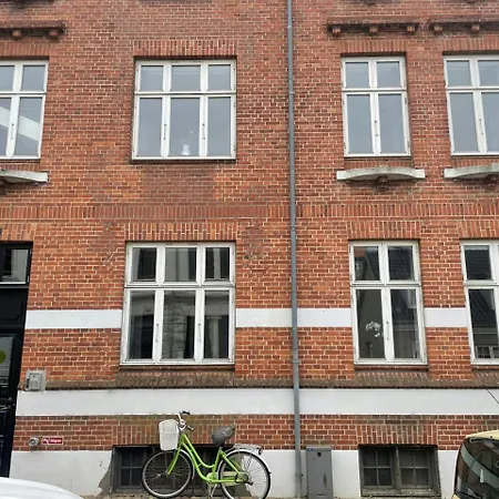 And Spacious For 4 Apartament